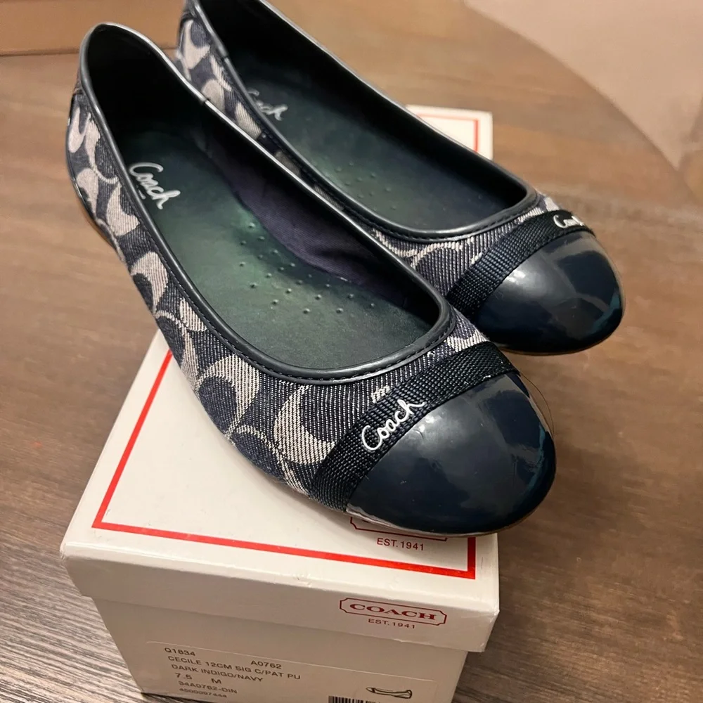 Coach Women's Navy and Gray Patterned Flats - Picture 1 of 5